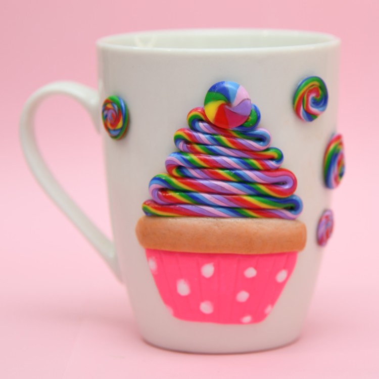 Κούπα με Cupcake και χειροποίητες καραμέλες Κούπα με Cupcake και χειροποίητες καραμέλες