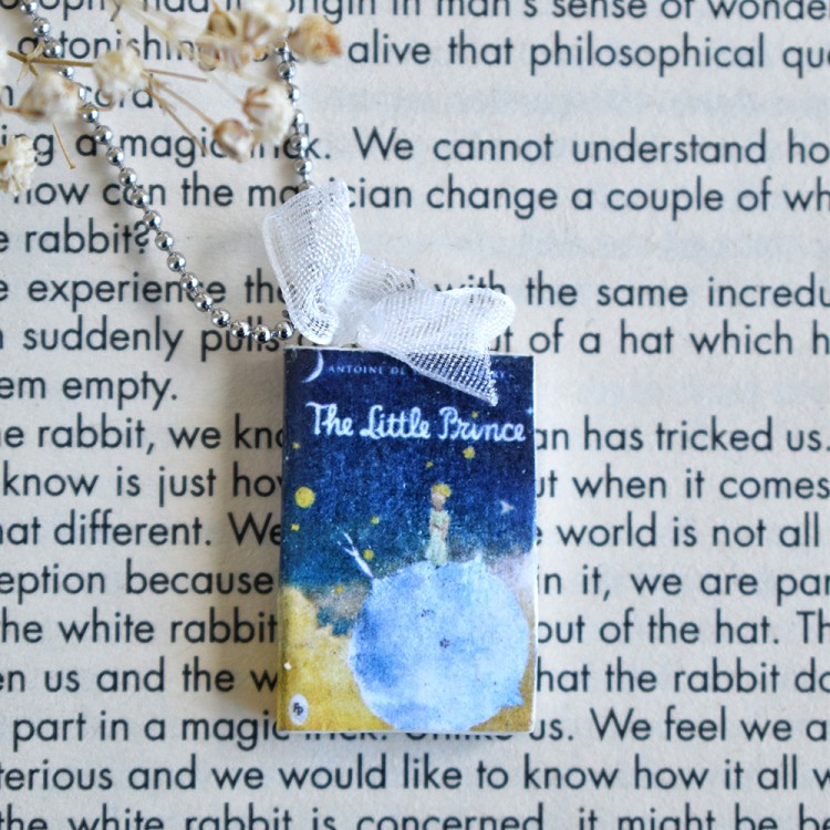 Κολιέ βιβλίο Little Prince από πολυμερικό πηλό Κολιέ βιβλίο Little Prince από πολυμερικό πηλό