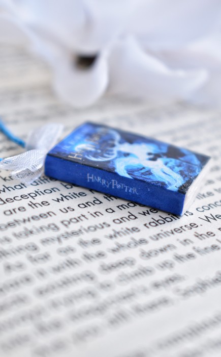Κολιέ βιβλίο Rowling Harry Potter Κολιέ βιβλίο Rowling Harry Potter