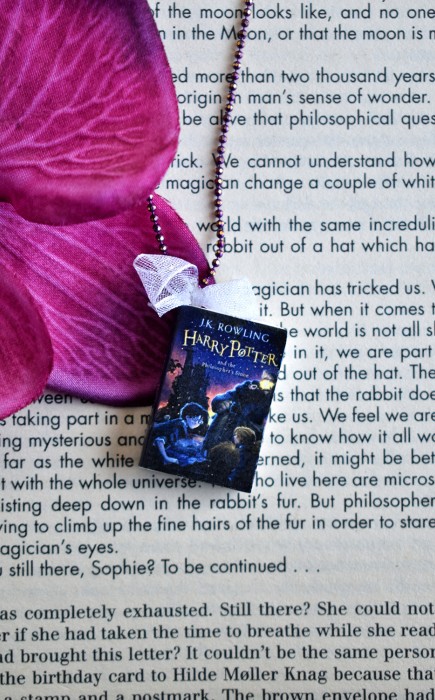 Κολιέ βιβλίο Harry Potter and the Philosopher's Stone Κολιέ βιβλίο Harry Potter and the Philosopher's Stone
