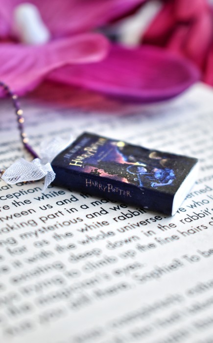 Κολιέ βιβλίο Harry Potter and the Philosopher's Stone Κολιέ βιβλίο Harry Potter and the Philosopher's Stone