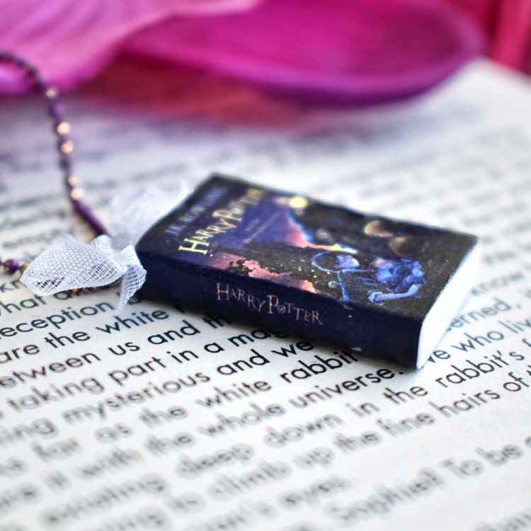 Κολιέ βιβλίο Harry Potter and the Philosopher's Stone Κολιέ βιβλίο Harry Potter and the Philosopher's Stone