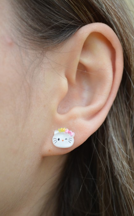 Σκουλαρίκια Καρφωτά Hello Kitty με Κορώνα Σκουλαρίκια Καρφωτά Hello Kitty με Κορώνα