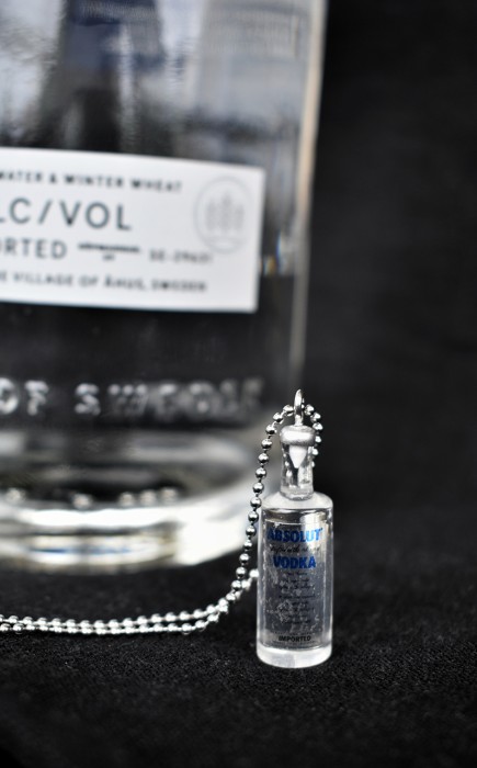 ΚΟΛΙΕ ΜΠΟΥΚΑΛΙ VODKA ABSOLUT ΚΟΛΙΕ ΜΠΟΥΚΑΛΙ VODKA ABSOLUT