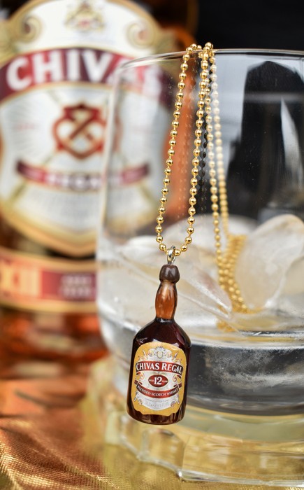 ΚΟΛΙΕ ΜΠΟΥΚΑΛΙ WHISKEY CHIVAS ΚΟΛΙΕ ΜΠΟΥΚΑΛΙ WHISKEY CHIVAS