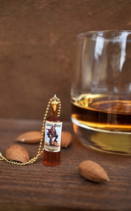 ΚΟΛΙΕ ΜΠΟΥΚΑΛΙ ΡΟΥΜΙ CAPTAIN MORGAN ΚΟΛΙΕ ΜΠΟΥΚΑΛΙ ΡΟΥΜΙ CAPTAIN MORGAN