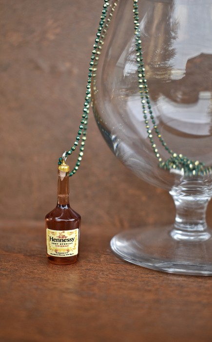 ΚΟΛΙΕ ΜΠΟΥΚΑΛΙ ΚΟΝΙΑΚ HENNESSY ΚΟΛΙΕ ΜΠΟΥΚΑΛΙ ΚΟΝΙΑΚ HENNESSY