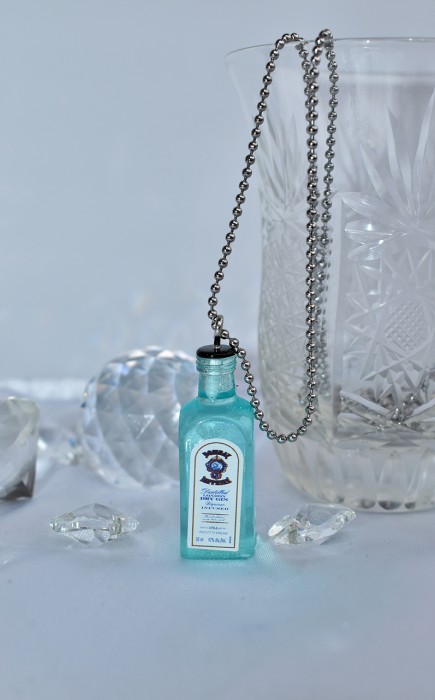 ΚΟΛΙΕ ΜΠΟΥΚΑΛΙ ΤΖΙΝ BOMBAY SAPPHIRE ΚΟΛΙΕ ΜΠΟΥΚΑΛΙ ΤΖΙΝ BOMBAY SAPPHIRE